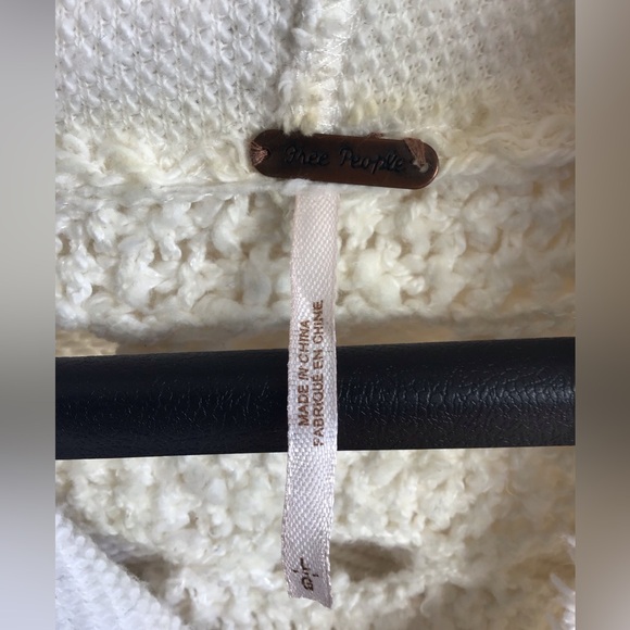 SOLD ππΌFree People zip hoodie knit like new - Picture 3 of 10